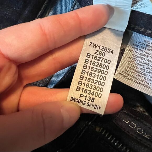 Lucky brand Brooke skinny jeans. Dark wash - Picture 10 of 15